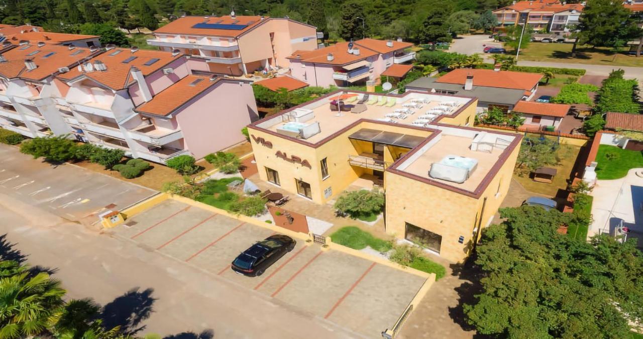 Villa Alpa Умаг Екстериор снимка