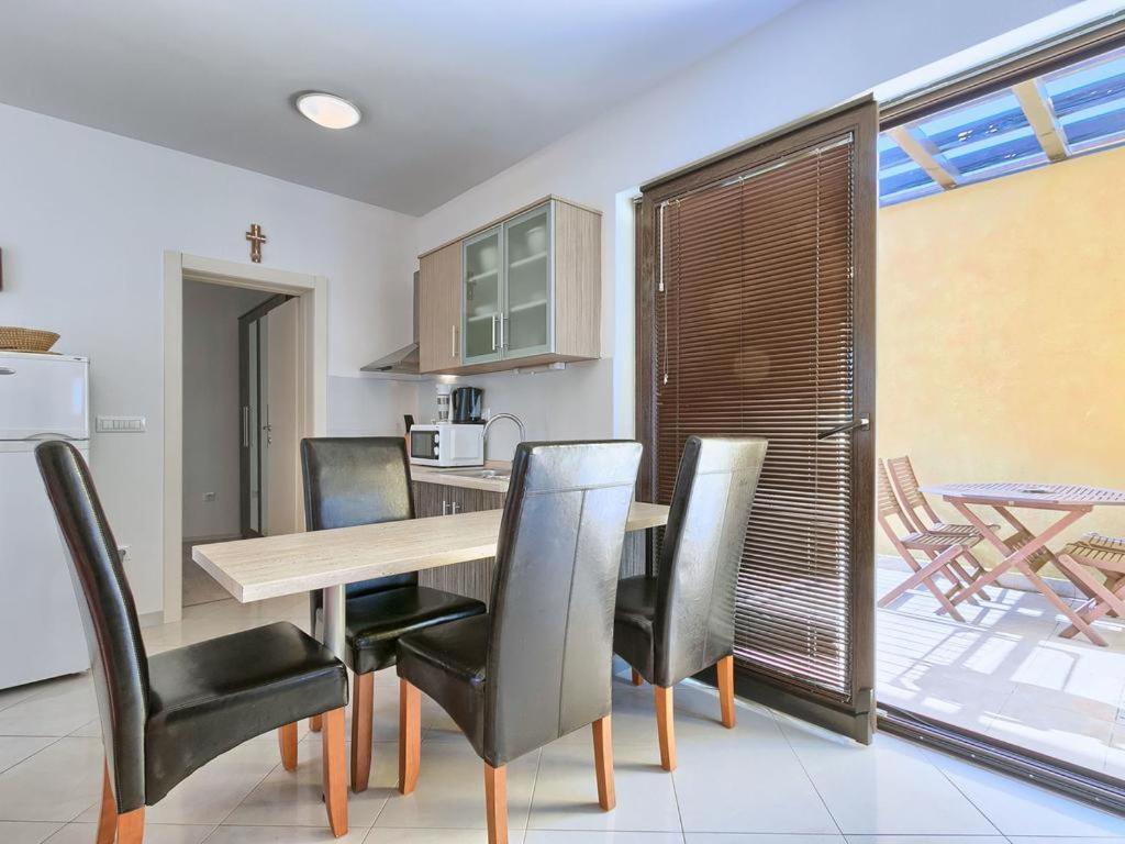 Villa Alpa Умаг Екстериор снимка