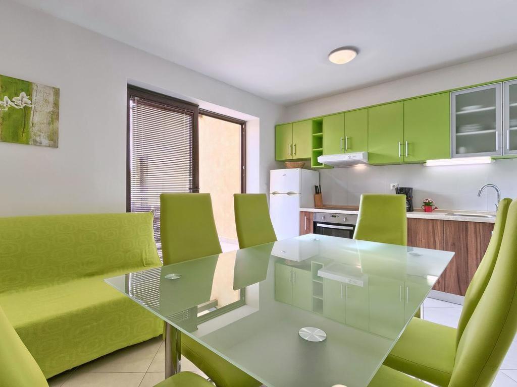 Villa Alpa Умаг Екстериор снимка