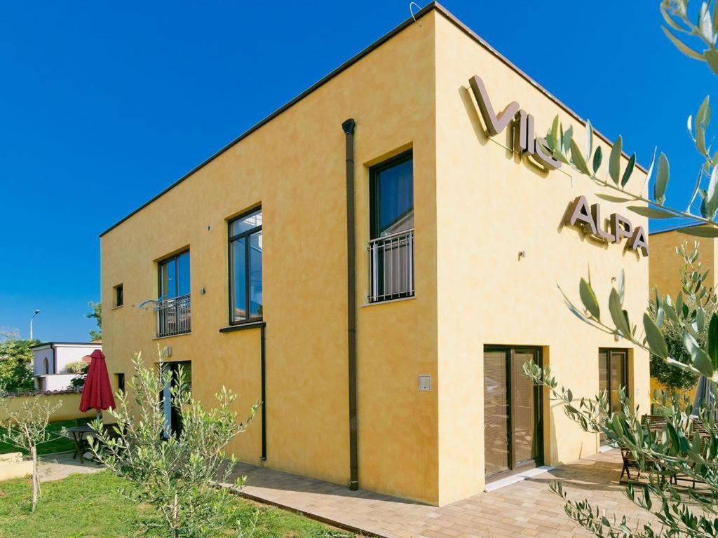 Villa Alpa Умаг Екстериор снимка
