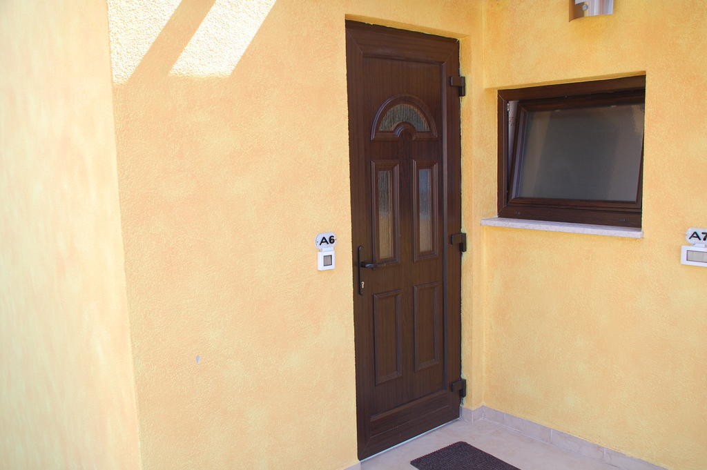 Villa Alpa Умаг Екстериор снимка