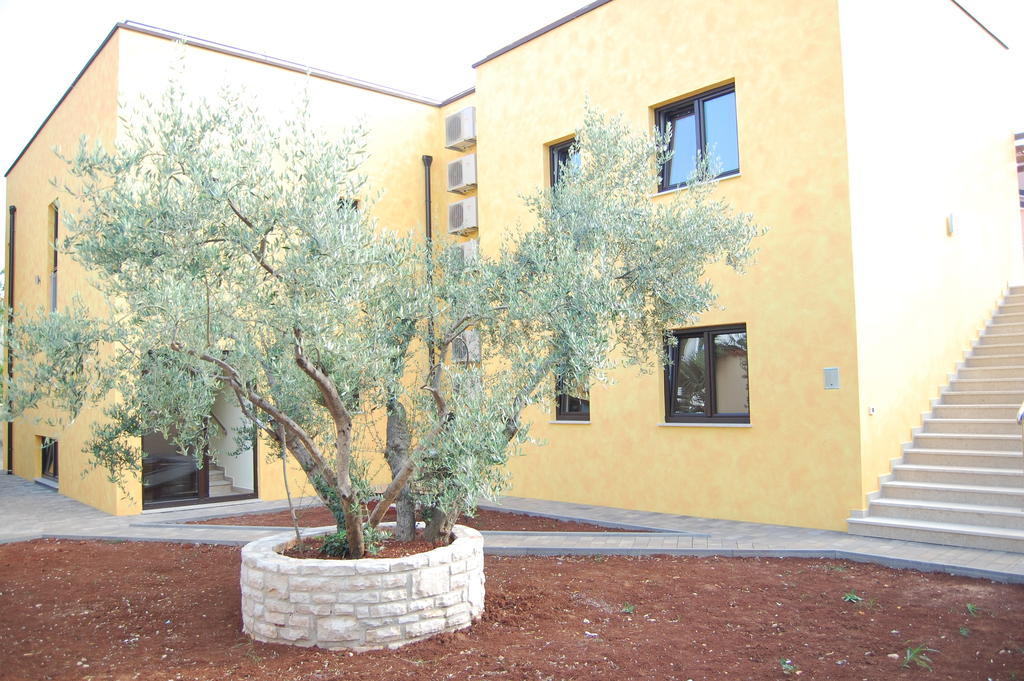 Villa Alpa Умаг Екстериор снимка