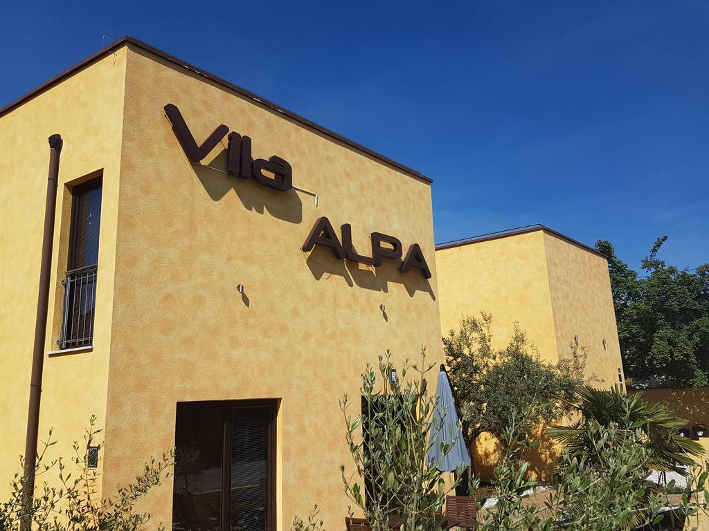 Villa Alpa Умаг Екстериор снимка