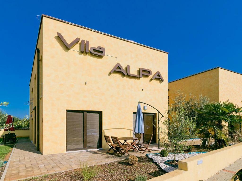 Villa Alpa Умаг Екстериор снимка